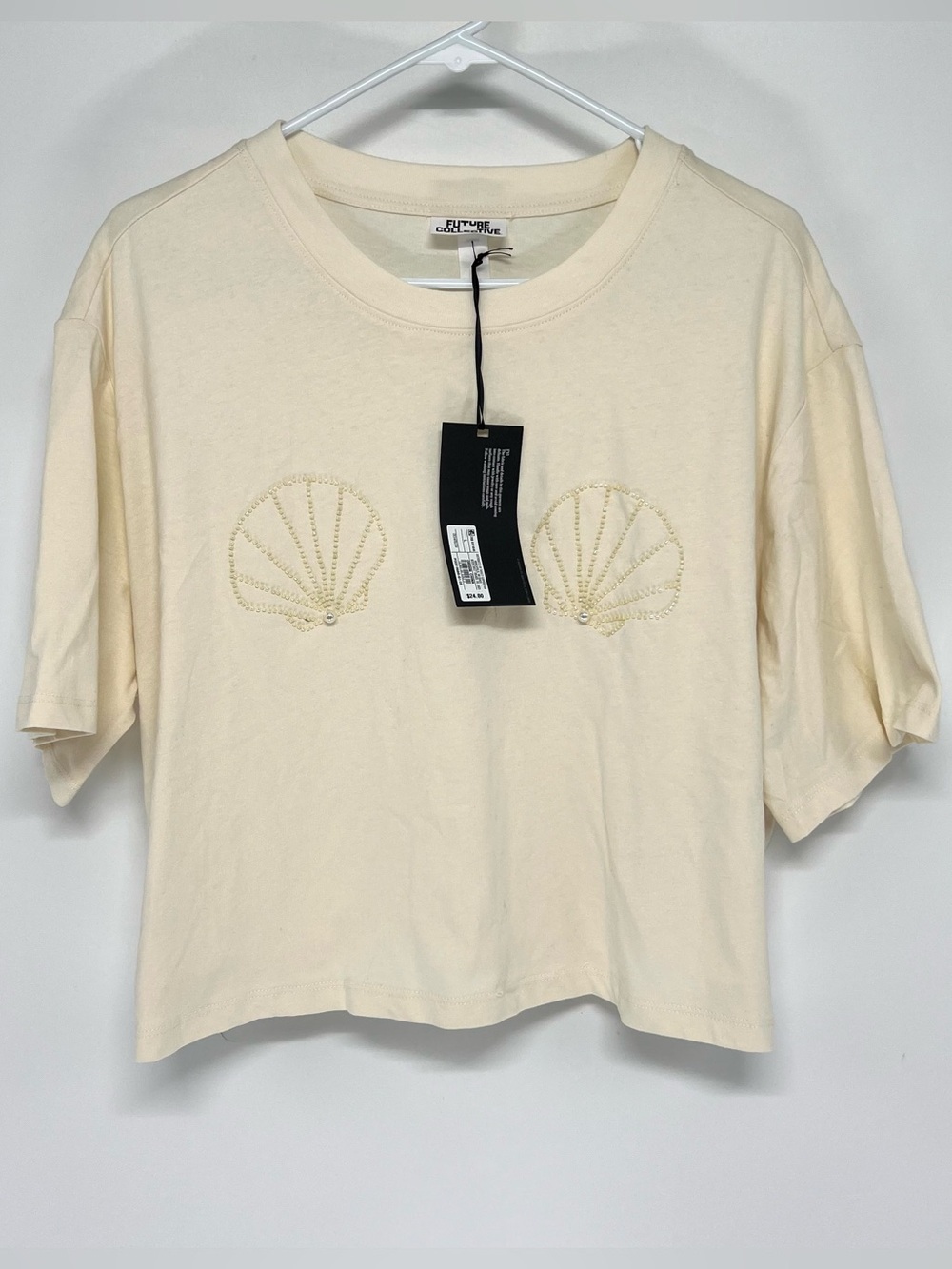 Future collective NWT women’s cropped t shirt large